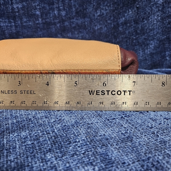 Pour la Victoire Leather Pouch Small Bag - Picture 6 of 8